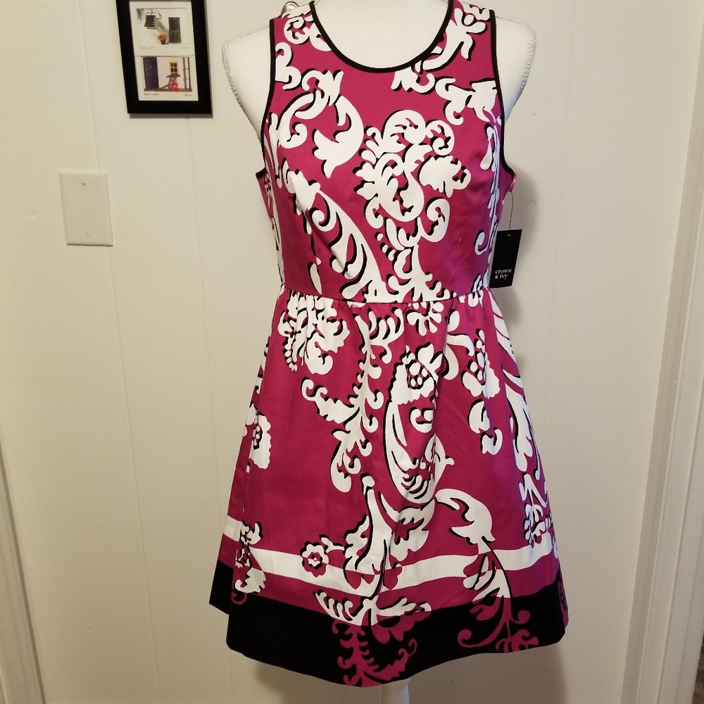 Crown & ivy pink white paisley black trim sz 8P